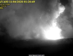 Gunung Anak Krakatau Meletus, Abu Turun dan Belerang Tercium, Warga Siaga