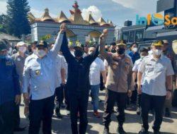Ketua DPRD Mingrum Gumay Temui Peserta Aksi dari Elemen Mahasiswa Lampung