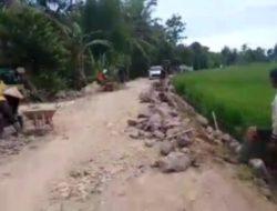 Proyek Pekerjaan Jalan di Kecamatan Jatiagung Lamsel di Protes Warga