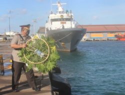 Dir Binmas Polda Lampung Pimpin Langsung Tabur Bunga di Laut