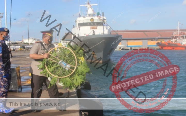 IMG 20220630 WA0066 Dir Binmas Polda Lampung Pimpin Langsung Tabur Bunga di Laut