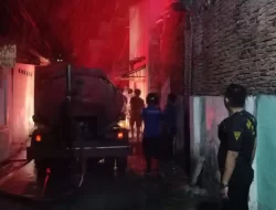 Si Jago Merah Melumat Satu Rumah di Panjang, Kerugian Capai 200 Juta