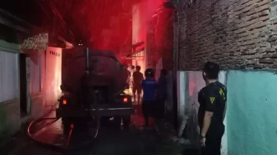 Si Jago Merah Melumat Satu Rumah di Panjang, Kerugian Capai 200 Juta