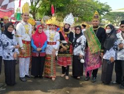 HUT RI Ke 77, Mahasiswa Program Kampus Mengajar Tampil dalam Parade Budaya Wakili SMPN 17 Bandarlampung
