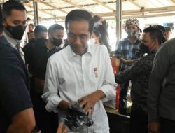 Presiden Jokowi Disambut Walikota dan Warga Bandarlampung di Pasar Pasir Gintung