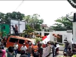 Aksi Unjuk Rasa di Kejati, Comandt Soroti Perkara Pengrusakan Lahan 22 Warga Negara Mulya