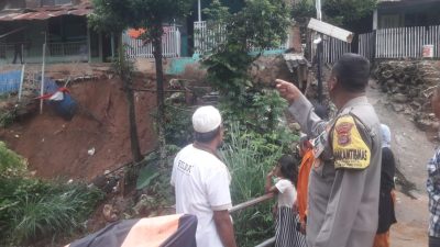 Akses Jalan Putus, Longsor Dialami 2 Warga Kupangkota Bandarlampung