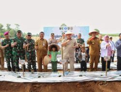 Gubernur Arinal Lakukan Gerakan Tanam Cabai di Kabupaten Pesawaran