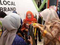Berbagai Hasil UMKM Bandarlampung Dipamerkan Saat Rakernis APEKSI Makasar