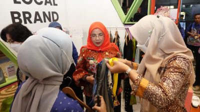 Berbagai Hasil UMKM Bandarlampung Dipamerkan Saat Rakernis APEKSI Makasar