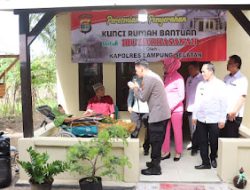 Kapolres Lampung Selatan Berikan Bantuan Rumah pada Warga Tak Mampu dan Sakit