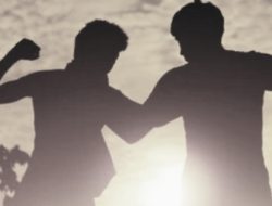 Aliran Listrik Hendak Diputus, Warga dan Petugas Rekanan PT PLN Adu Jotos