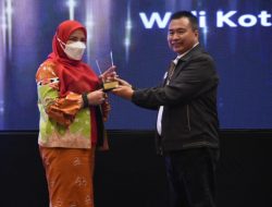 Eva Dwiana Raih Penghargaan Kepala Daerah Peduli UMKM Versi SMSI Provinsi Lampung