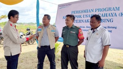 YBM PT PLN UIP3B Sumatera UPT Tanjungkarang Beri Bantuan Hewan Ternak di Desa Sabah Balau