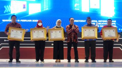 Kali Ini dari Kemendagri, Walikota Eva Dwiana Kembali Terima Penghargaan