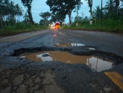Warga Harapkan Perhatian, Jalan ‘Kroak’ Ir Sutami Bahayakan Pengendara