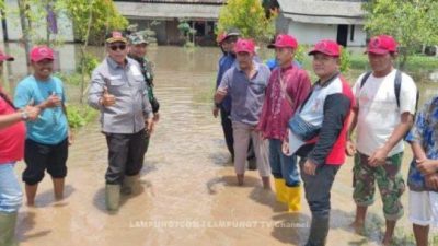 Anggota DPRD Provinsi Lampung Sambangi Korban Banjir 2 Dusun di Tulangbawang