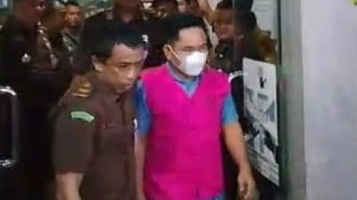 Rompi ‘Pink’ Jelang Ramadhan, 3 Tersangka Kasus Korupsi Retribusi DLH Pemkot Balam Ditahan