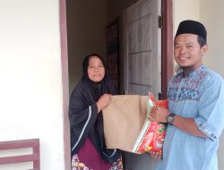 Mantan Napiter Asal Metro Bagikan Sembako ke Warga Kelurahan Purwosari
