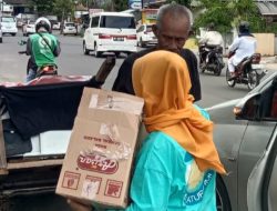 Bagikan Takjil, Wujud Kepedulian Group Prima Lampung di Bulan Ramadhan