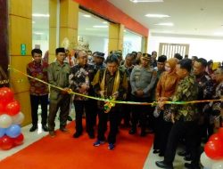 Penandatanganan Prasasti oleh Menteri PAN-RB, Pemkab Lampura Launching Mal Pelayanan Publik
