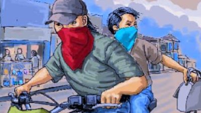 Dua Pengendara Motor Nyaris Bonyok Dikeplak Massa, Lho Kok Bisa!