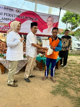 2F041B3E 334A 440B A017 A105DF81898A Anggota DPRD Provinsi Lampung Elly Wahyuni Edukasi Tentang Pembangunan Ketahanan Keluarga di Desa Kresno Mulyo