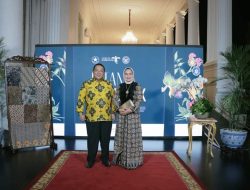 Istana Berbatik, Gubernur Arinal dan Istri ‘Bergaya’ Diatas Karpet Merah