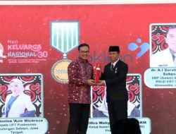 Kegiatan Bupati dan Ketua Tim Penggerak PKK Terima Penghargaan Manggala Karya Kencana
