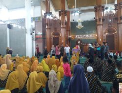 Dengan Haru, Wali Kota Bandar Lampung Melepas Jemaah Umrah