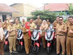 Pemkot Bandar Lampung Menyalurkan Puluhan Kendaraan Operasional Petugas DLH