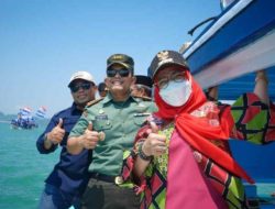 Hadiri Festival Perahu Demokrasi Pemilu 2024, Dandim 0410/KBL dan Walikota Eva Susuri Pesisir Lampung