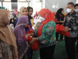 WaliKota Bandar Lampung Eva Dwiana Melepas Keberangkatan JCH