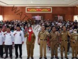 Walikota Eva Dwiana Menyalurkan Santunan Dari Baznas Bandar Lampung