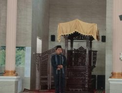 Wakil Ketua DPRD Kota Metro Beri Kultum Saat Ramadhan pada Jamaah Masjid Takwa