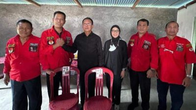 Mingrum Gumay Beri Perlengkapan Kursi Kepada Organisasi PBB