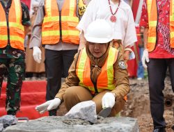Walikota Bandar Lampung Letakan Batu Pertama untuk Pembangunan Tugu Pagoda dan Gapura Teluk Betung Town