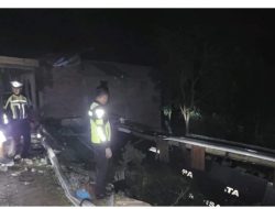 Rombongan Siswa Studi Tur Min 1 Pesisir Barat Alami Kecelakaan Disedayu