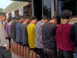 Aksi Tawuran Dua Kelompok Remaja di Bandar Lampung, Polisi Amankan 16 Orang dan Sita 6 Sajam