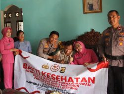 Sambut HUT Bhayangkara Ke 78, Kapolresta Kombes Pol Abdul Waras Kunjungi Anggotanya yang Sakit Menahun