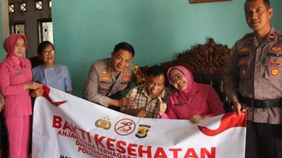 Sambut HUT Bhayangkara Ke 78, Kapolresta Kombes Pol Abdul Waras Kunjungi Anggotanya yang Sakit Menahun