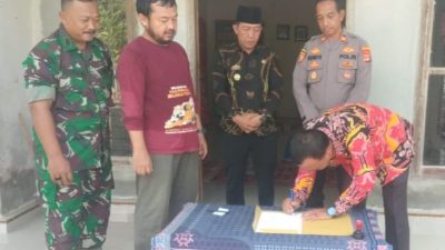 Kapolsek Dan Camat Semaka Hadiri Penyerahan Hasil Evakuasi Hewan Buaya ke BKSDA Bengkulu Lampung
