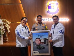 Kapolresta Bandar Lampung Terima Penghargaan Dari YLC Peradi, Ungkap Berbagai Kasus Hingga TPPO
