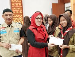 YBM PLN Tanjung Karang Salurkan Bantuan pada 5 Siswa SMP Al Huda Kota Bandar Lampung