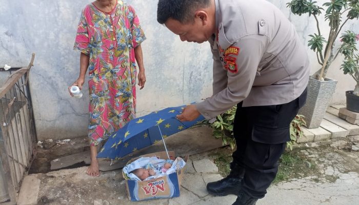 Ditemukan dalam Kardus, Polisi Evakuasi Bayi Laki-Laki ke Rumah Sakit Bandar Lampung