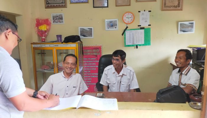 Tingkatkan Pelayanan ke Masyarakat, Pekon Lugu Sari Ajak Warga Gunakan Aplikasi Smart Village