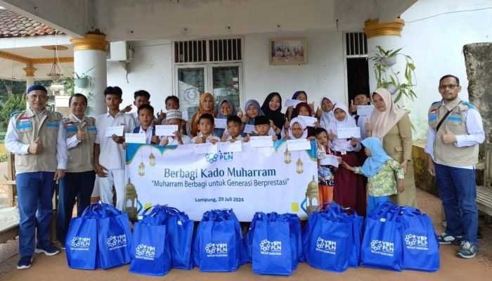 PLN serta YBM UPT Tanjung Karang Berbagi ke Panti Asuhan dan Ponpes Bandar Lampung