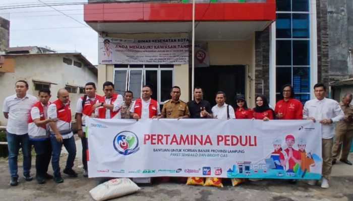 Pertamina Regional Sumbagsel Kolaborasi dengan DPD PWRI Serahkan Bantuan Korban Banjir di Bandarlampung