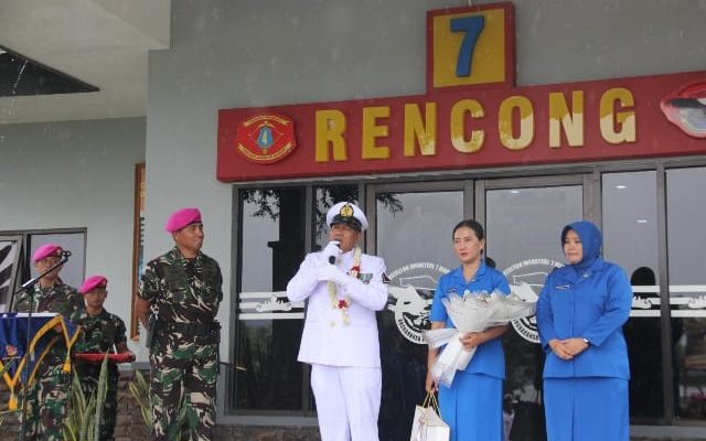 Tradisi Pelepasan Prajurit Terbaik Elang Samudera Batalyon Infanteri 7 Marinir