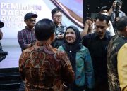 Walikota Eva Dwiana Menerima Anugerah Pemimpin Daerah Awards 2024